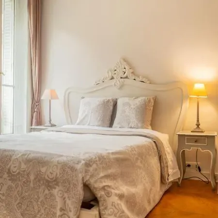 Апартаменты Haussmannien Auteuil Париж